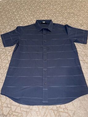 Travis Mathew Men's Short-Sleeve Button-Down Shirt - Navy with Subtle Stripe